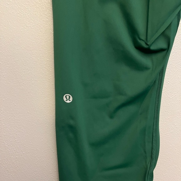 Lululemon Fast and Free High-Rise Tight 25" - Size 20 - Picture 10 of 16